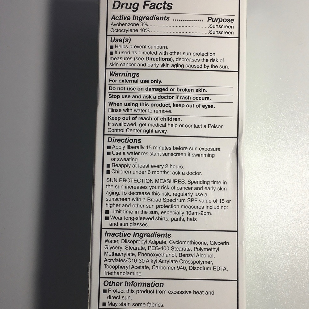 Cetaphil daily facial moisturizer with sunscreen - Picture 3 of 5